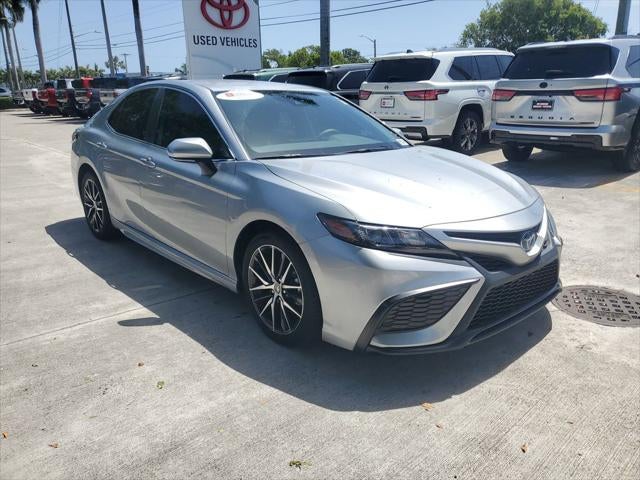 2024 Toyota Camry Hybrid SE