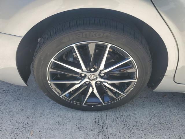 2024 Toyota Camry Hybrid SE
