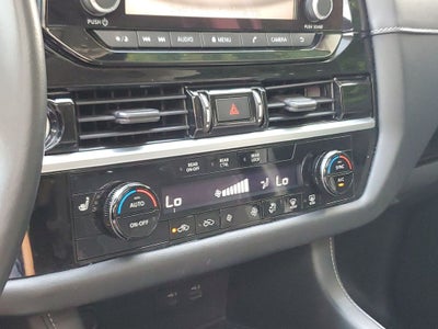 2022 Nissan Pathfinder SV