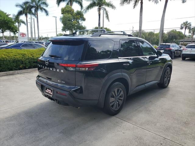 2022 Nissan Pathfinder SV