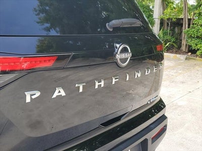 2022 Nissan Pathfinder SV