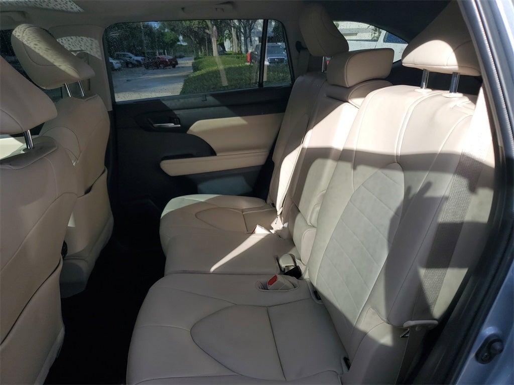 2023 Toyota Highlander Hybrid XLE