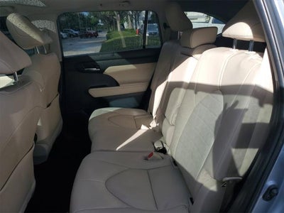 2023 Toyota Highlander Hybrid XLE