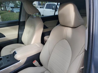 2023 Toyota Highlander Hybrid XLE