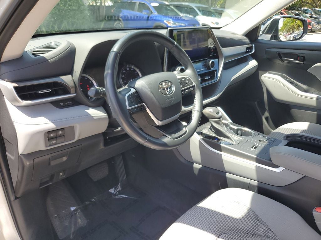 2023 Toyota Highlander LE