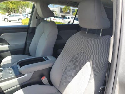 2023 Toyota Highlander LE