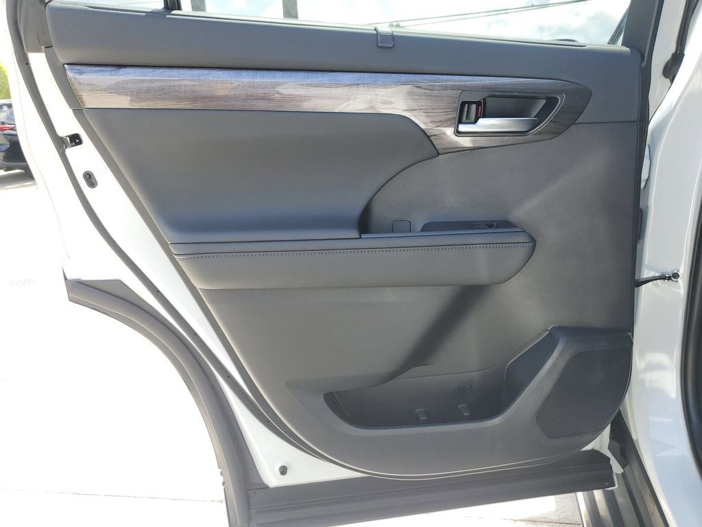 2024 Toyota Highlander Platinum