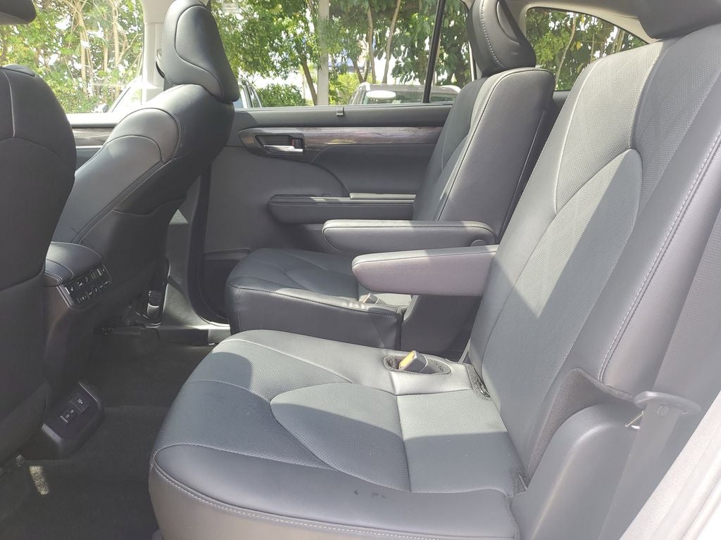 2024 Toyota Highlander Platinum