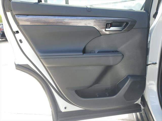 2024 Toyota Highlander Platinum
