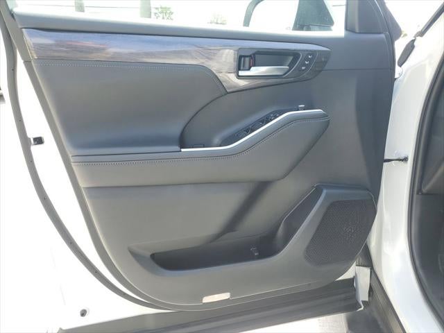 2024 Toyota Highlander Platinum