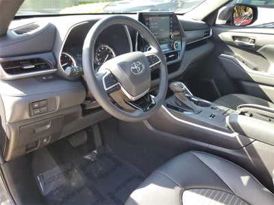 2022 Toyota Highlander XSE