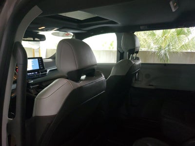 2021 Toyota Sienna XSE 7 Passenger