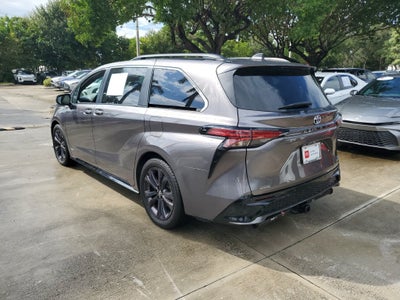 2021 Toyota Sienna XSE 7 Passenger
