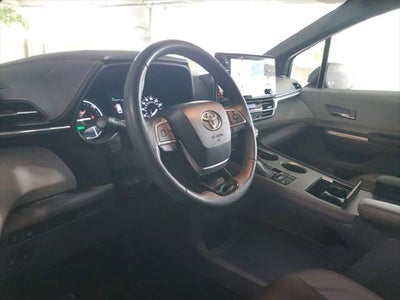 2021 Toyota Sienna XSE 7 Passenger