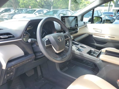 2024 Toyota Sienna XLE 8 Passenger