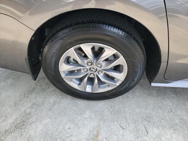 2024 Toyota Sienna XLE 8 Passenger