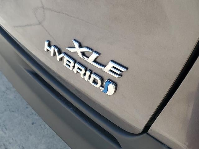 2024 Toyota Sienna XLE 8 Passenger
