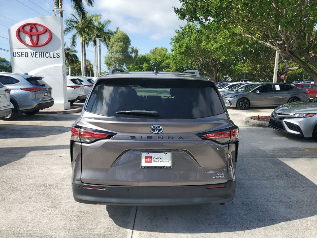 2021 Toyota Sienna XLE 8 Passenger