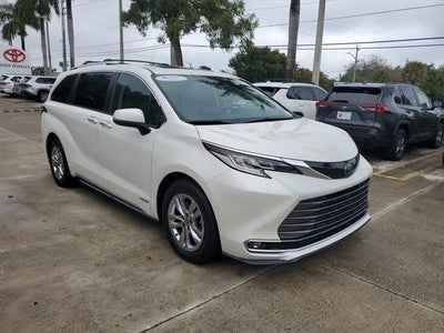 2021 Toyota Sienna Limited 7 Passenger