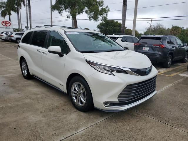 2021 Toyota Sienna Limited 7 Passenger
