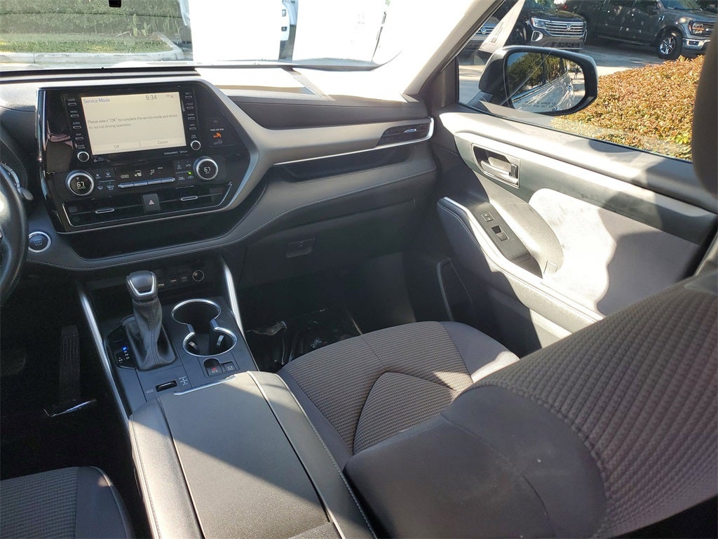 2021 Toyota Highlander LE