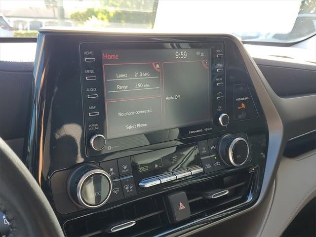 2022 Toyota Highlander LE