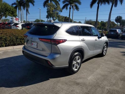 2022 Toyota Highlander LE