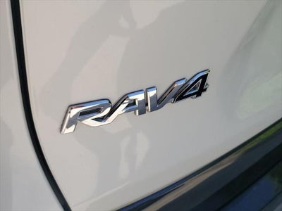 2022 Toyota RAV4 Hybrid SE