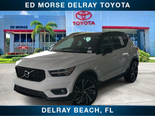 2022 Volvo XC40 R-Design