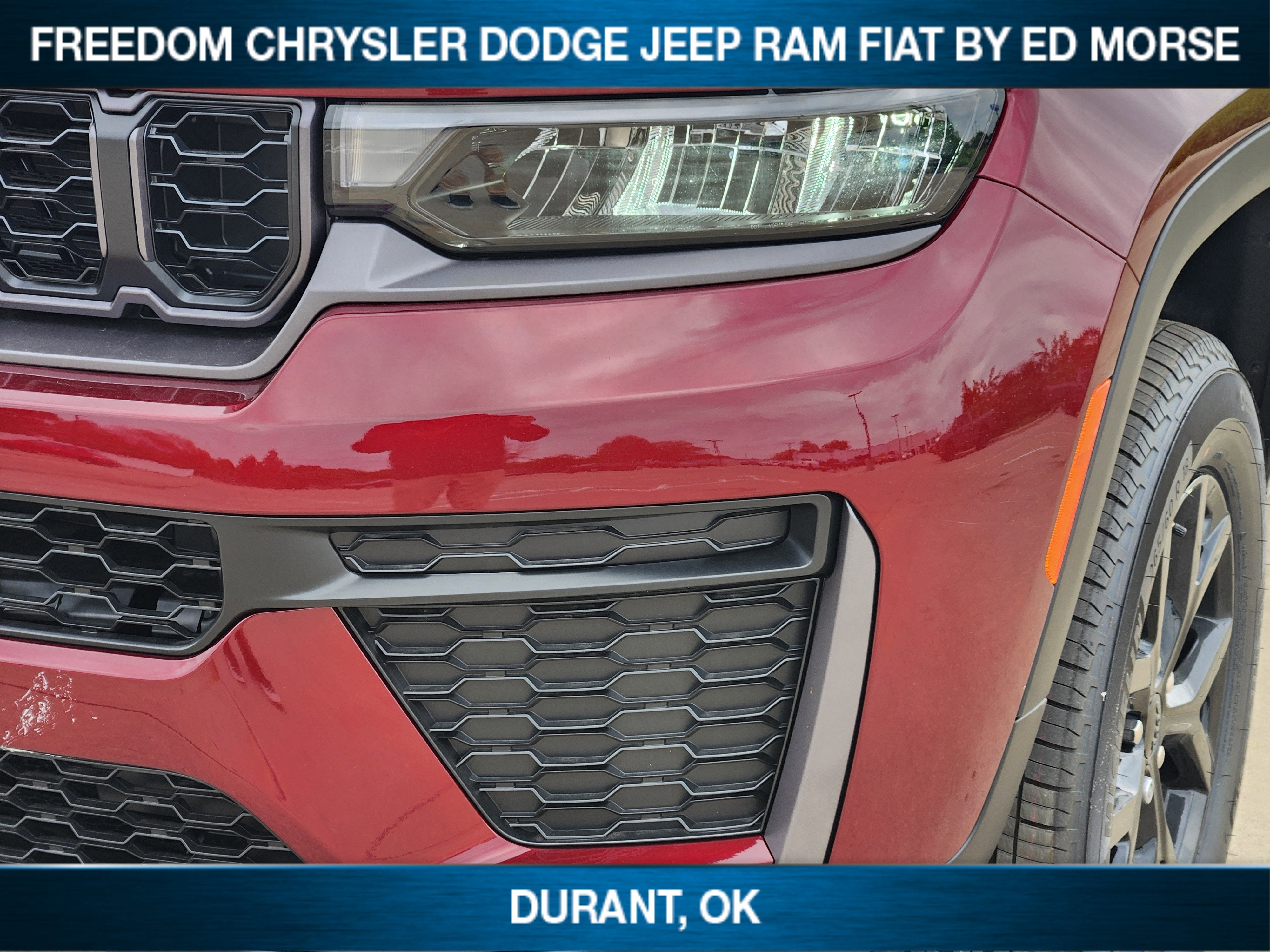 2026 Jeep Grand Cherokee Laredo Altitude