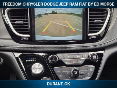 2027 Chrysler Pacifica Select