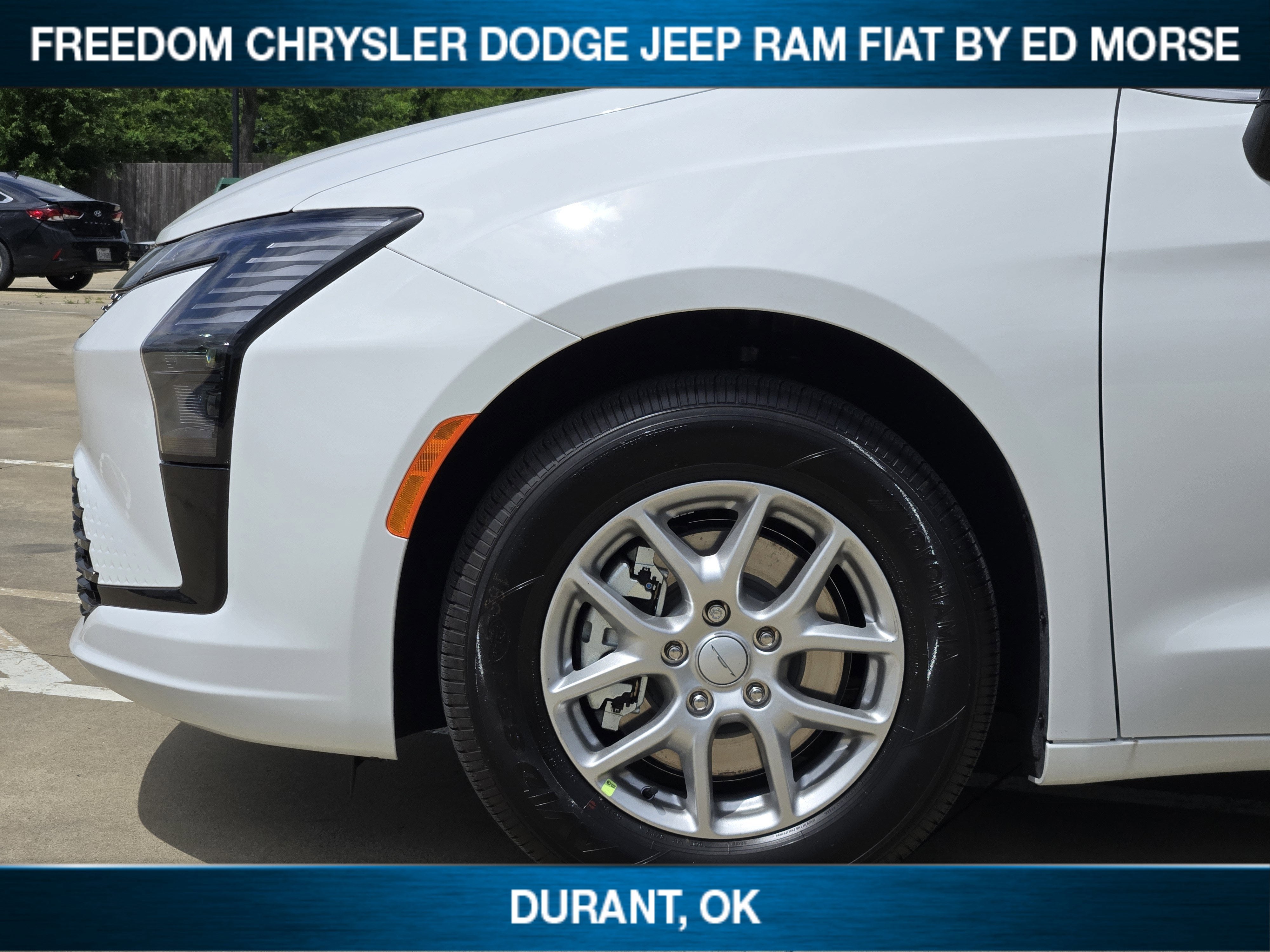 2027 Chrysler Pacifica Select
