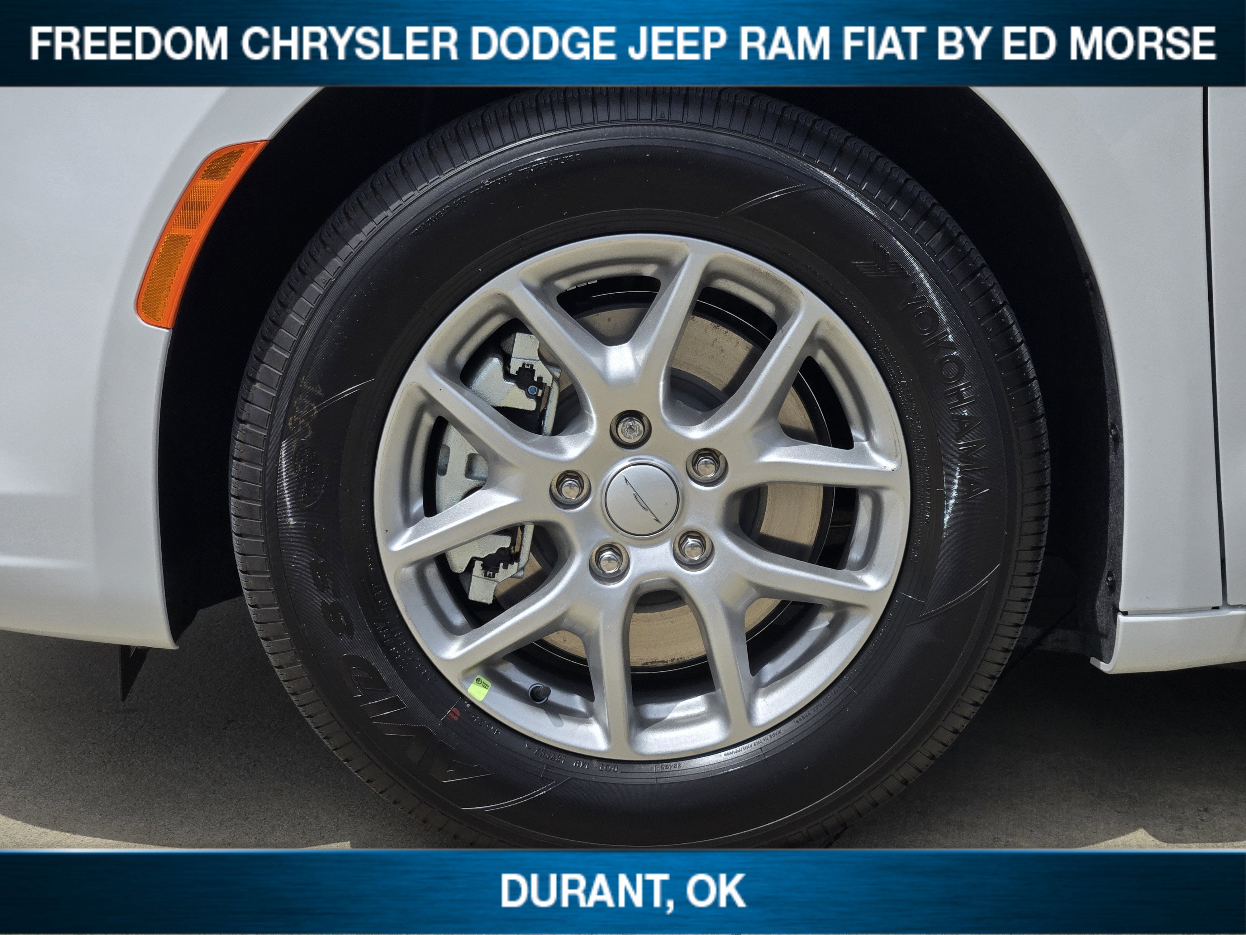 2027 Chrysler Pacifica Select