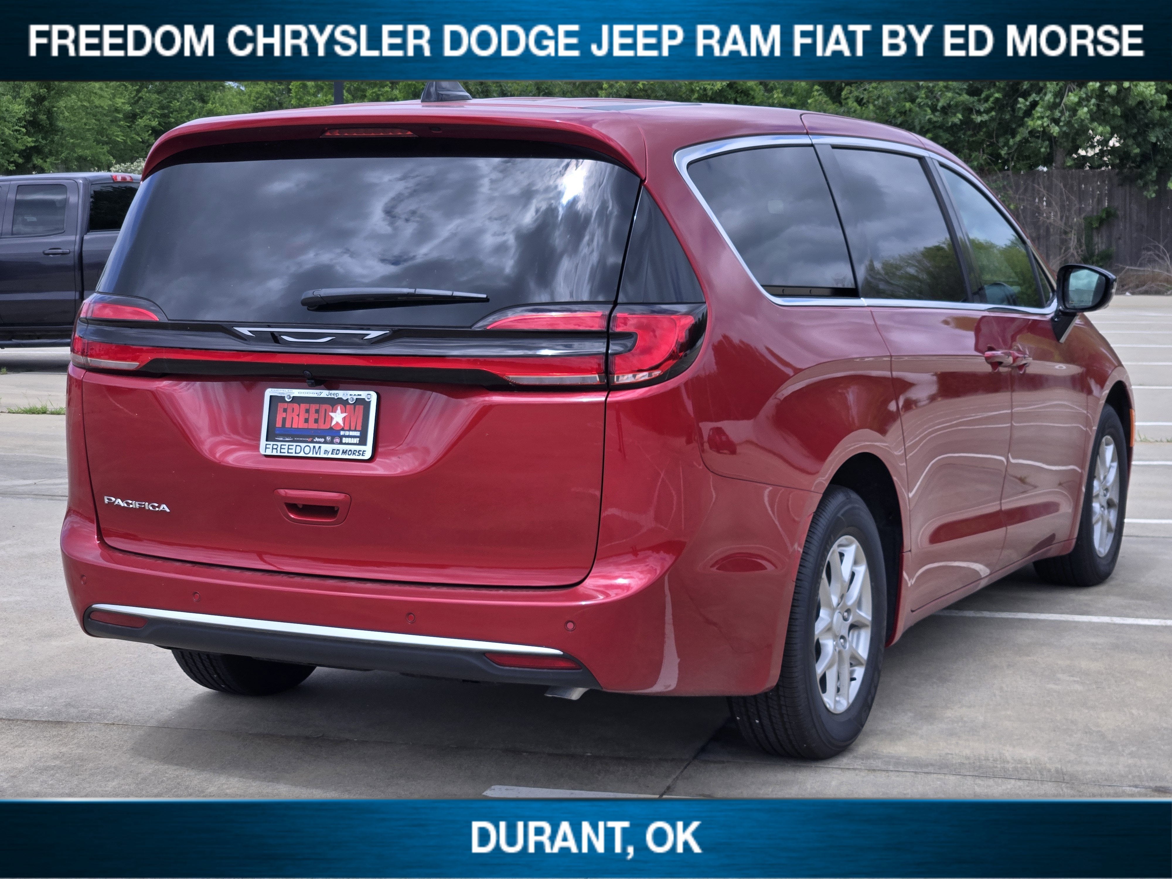 2027 Chrysler Pacifica Select