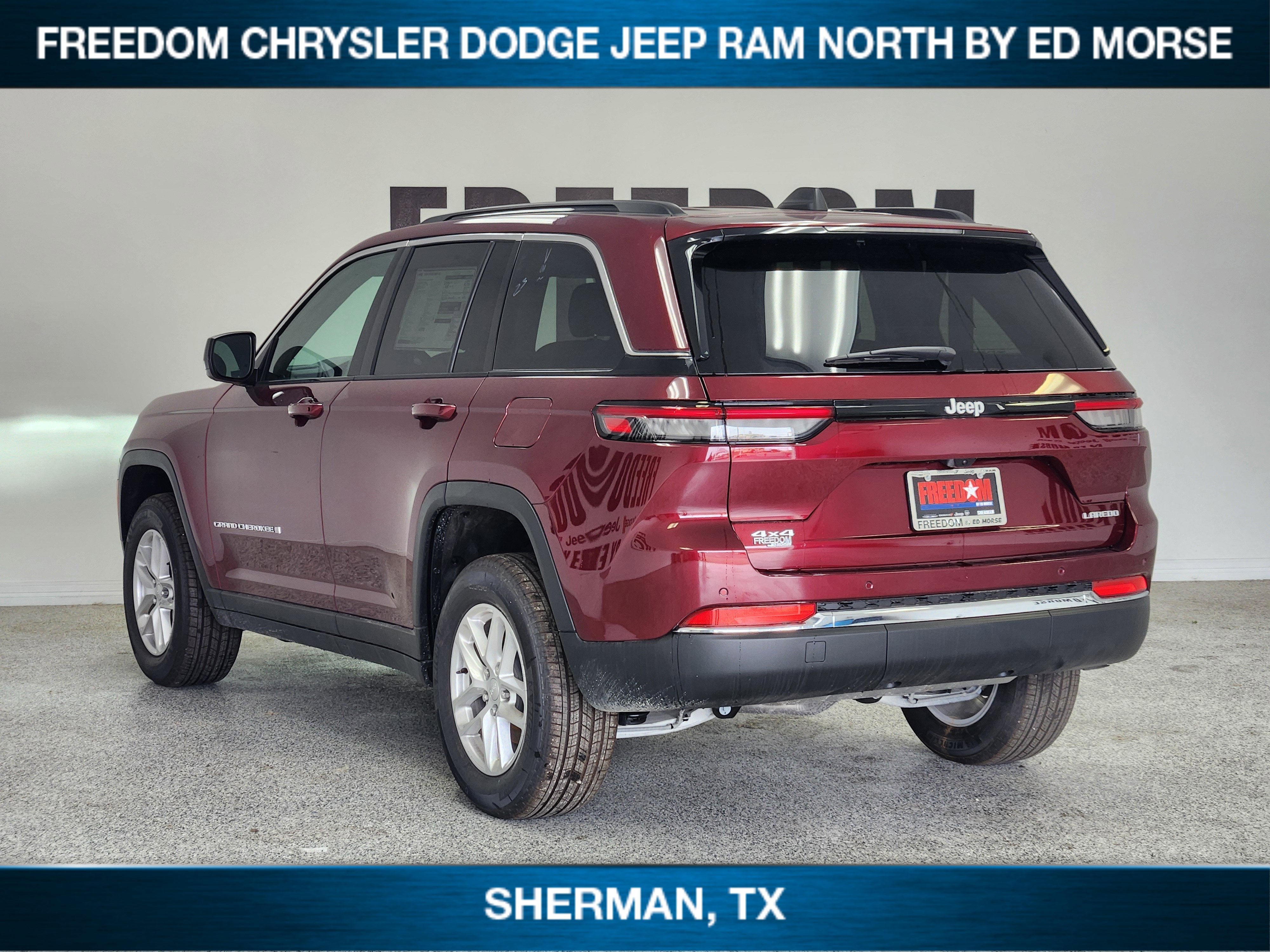2026 Jeep Grand Cherokee GRAND CHEROKEE LAREDO X 4X4