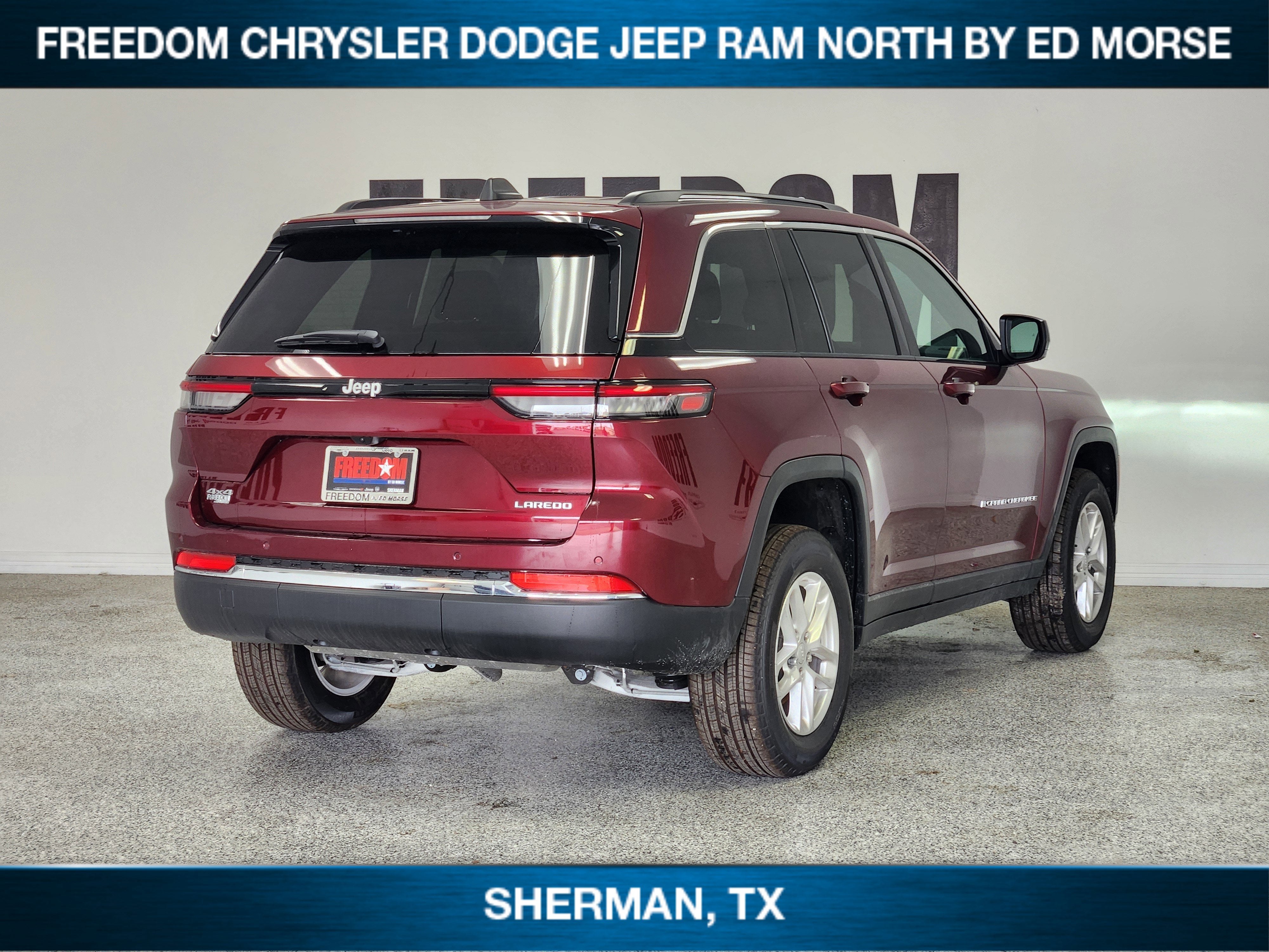 2026 Jeep Grand Cherokee GRAND CHEROKEE LAREDO X 4X4