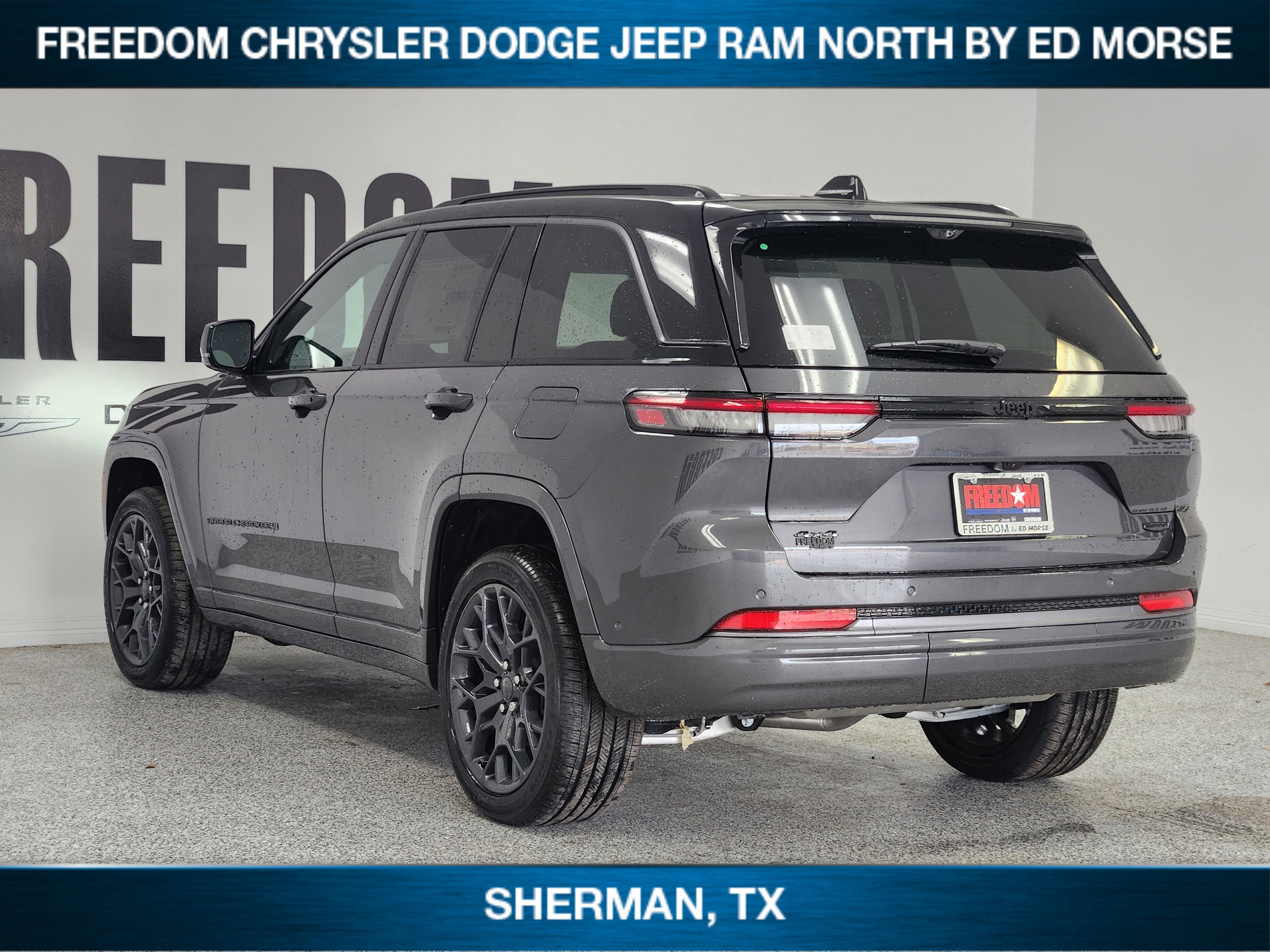2026 Jeep Grand Cherokee GRAND CHEROKEE SUMMIT 4X4