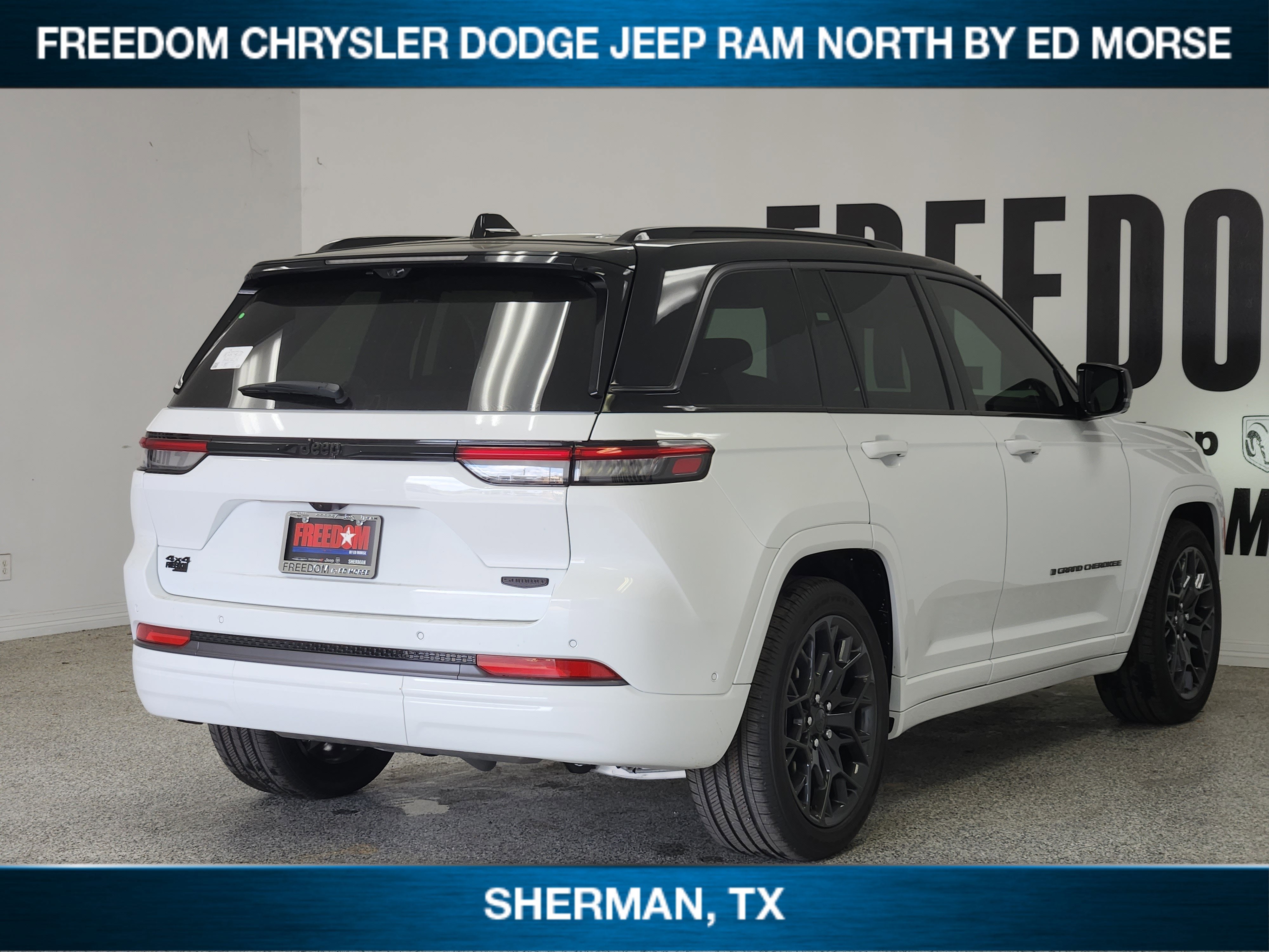 2026 Jeep Grand Cherokee GRAND CHEROKEE SUMMIT 4X4