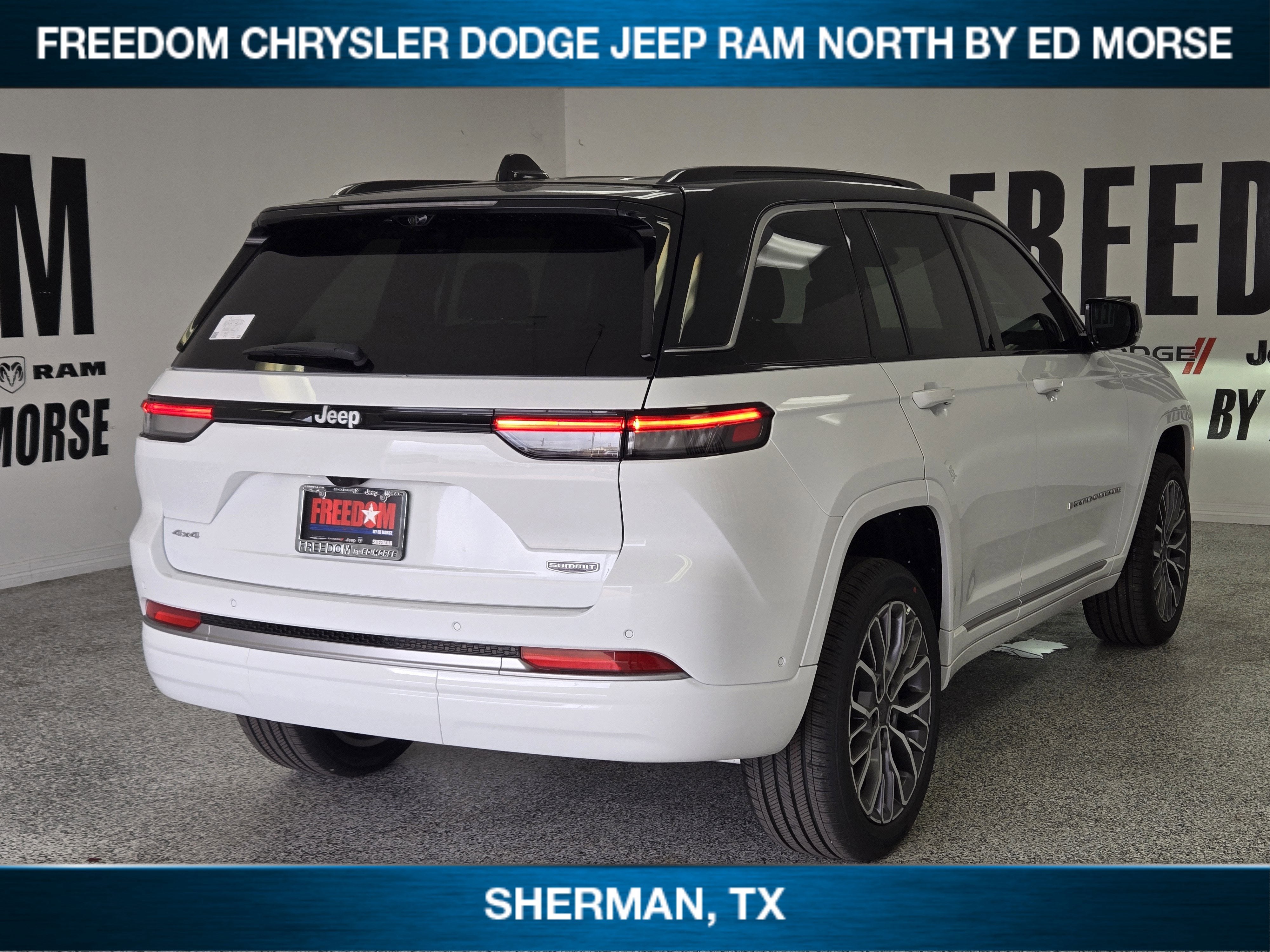 2026 Jeep Grand Cherokee GRAND CHEROKEE SUMMIT 4X4