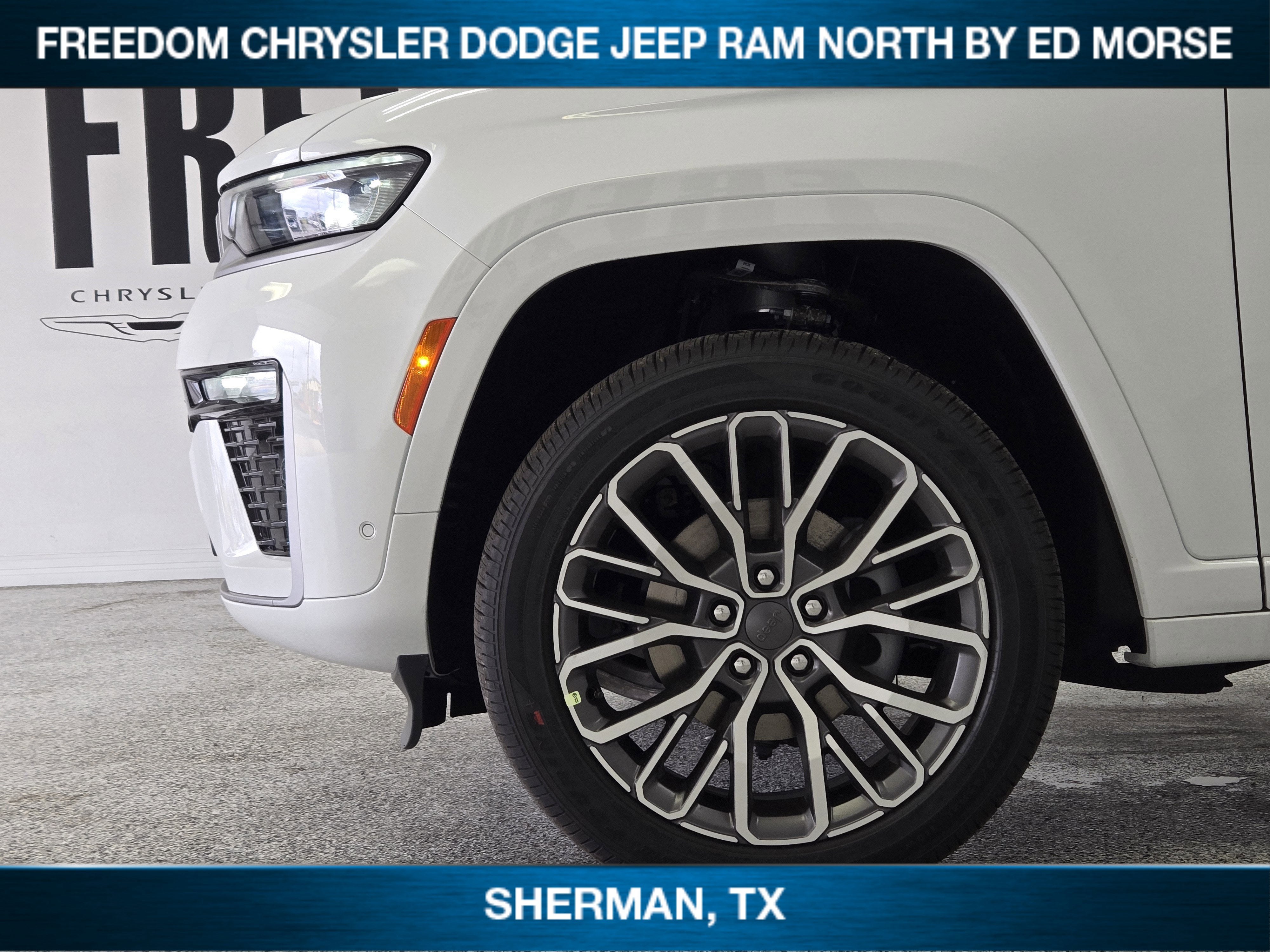 2026 Jeep Grand Cherokee GRAND CHEROKEE SUMMIT 4X4