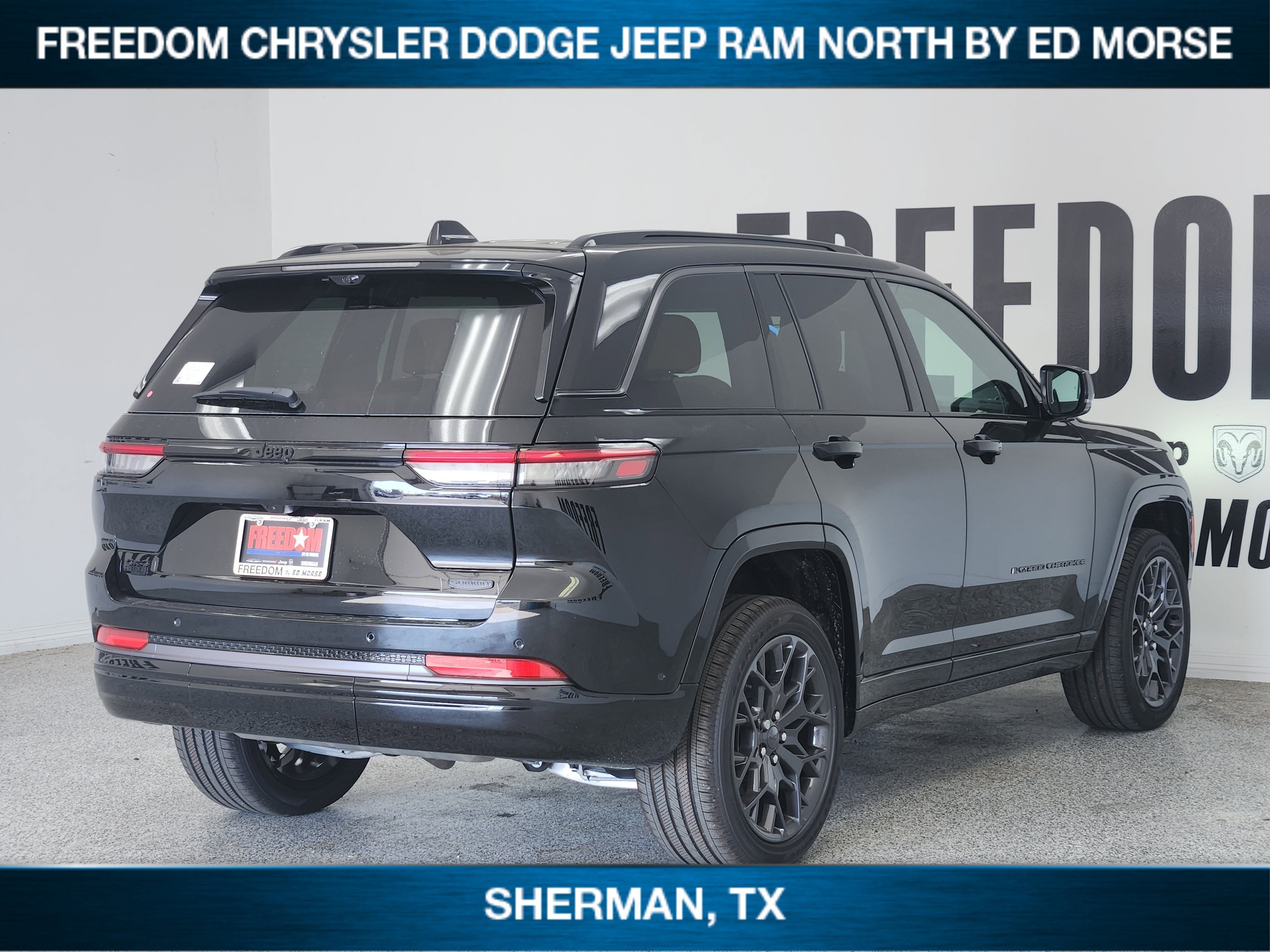 2026 Jeep Grand Cherokee GRAND CHEROKEE SUMMIT 4X4