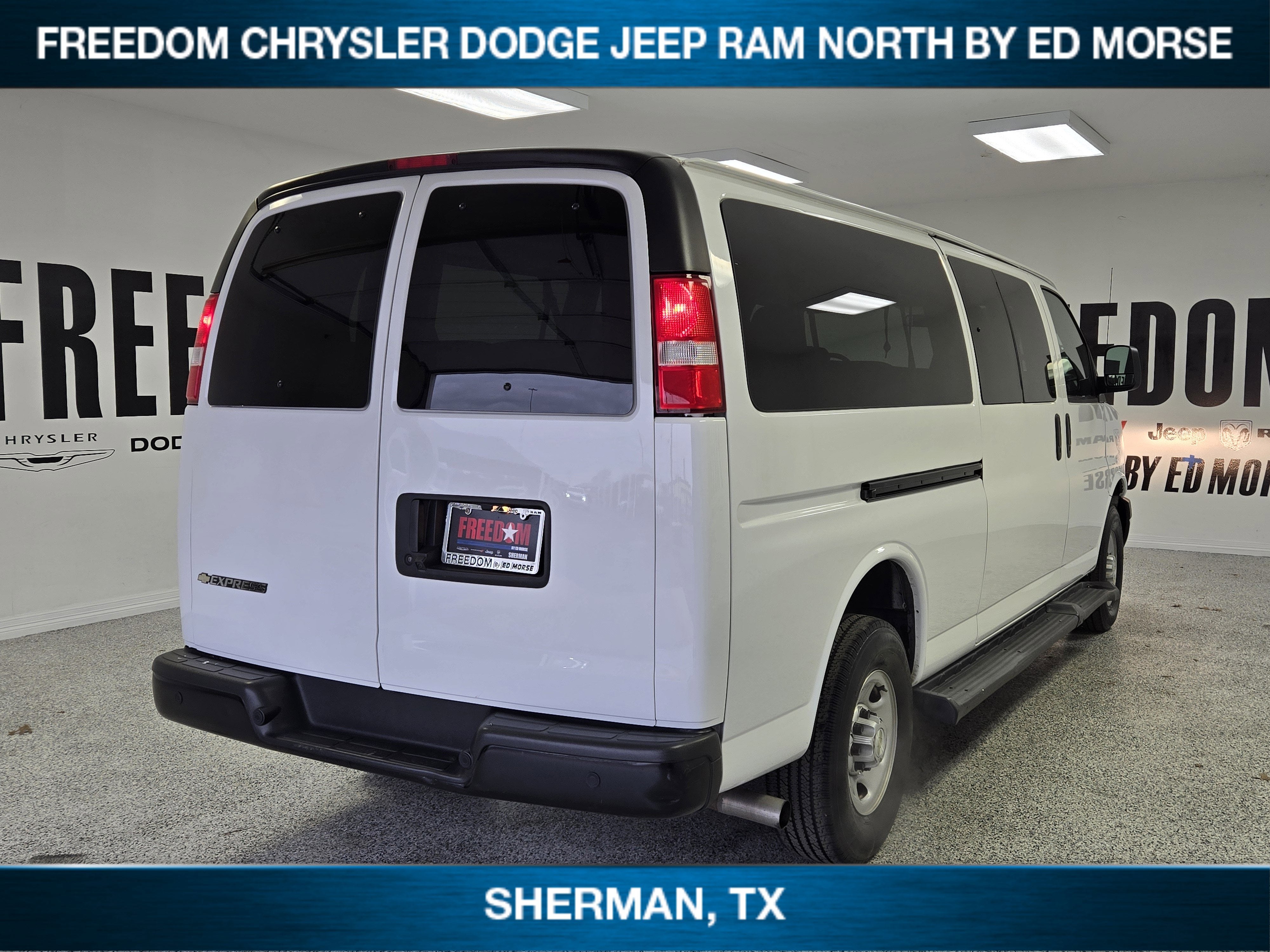 2023 Chevrolet Express Passenger RWD 3500 Extended Wheelbase LS