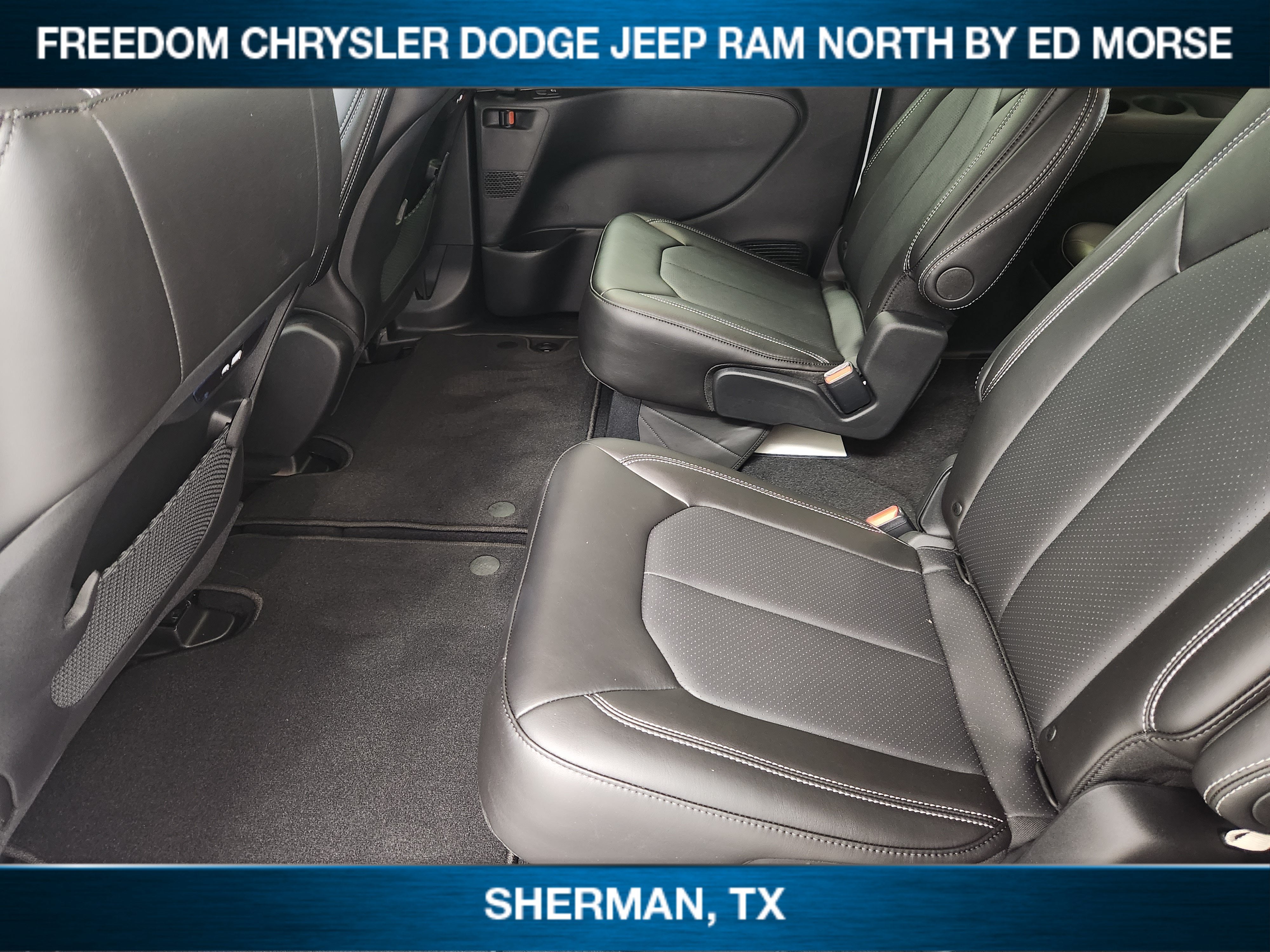 2027 Chrysler Pacifica PACIFICA SELECT