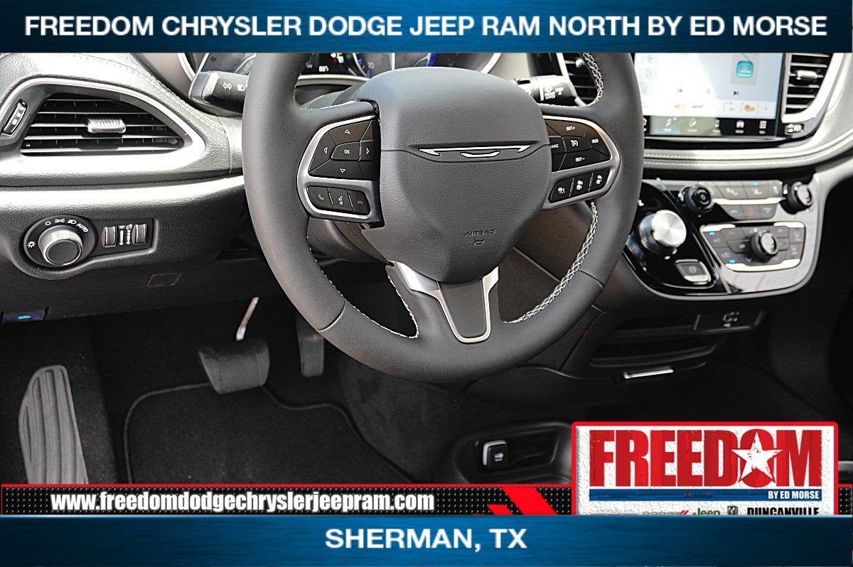 2027 Chrysler Pacifica PACIFICA SELECT