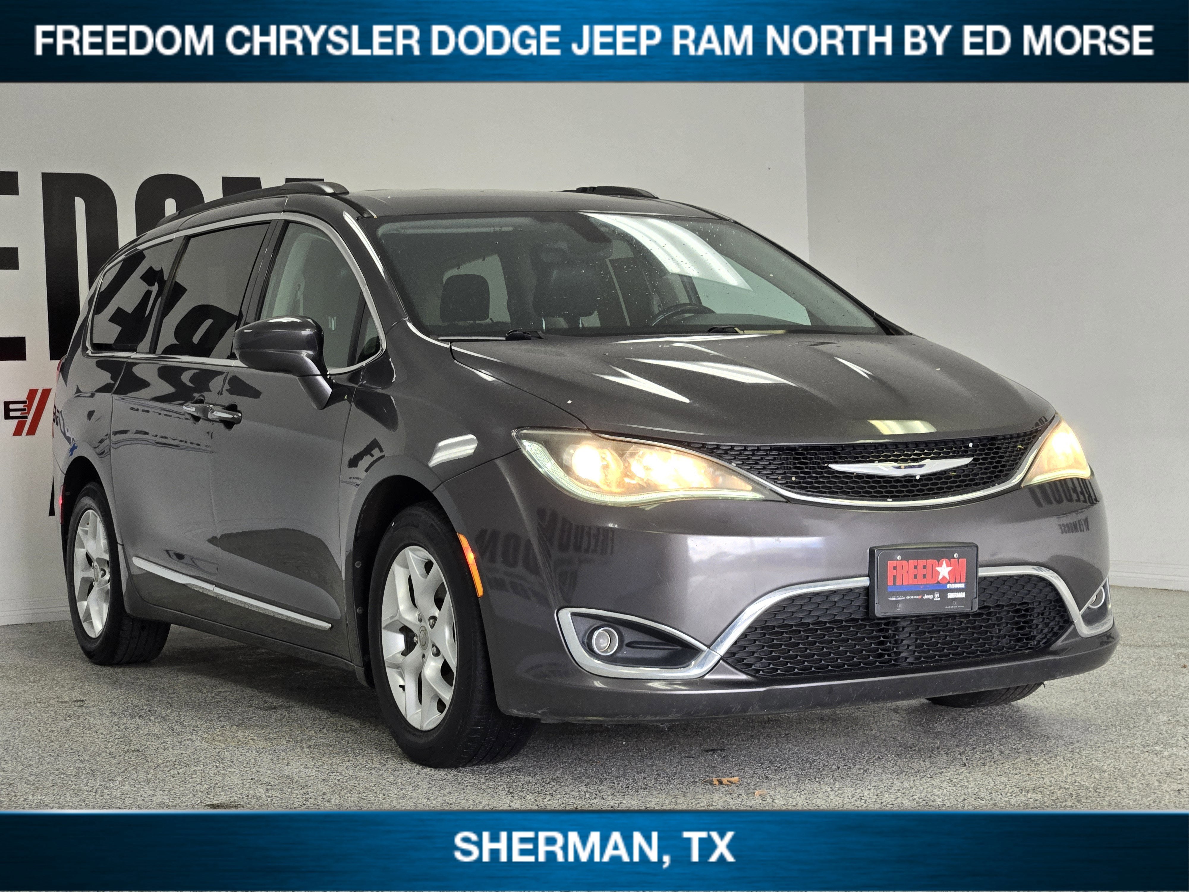 2017 Chrysler Pacifica Touring-L