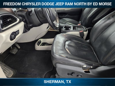 2017 Chrysler Pacifica Touring-L