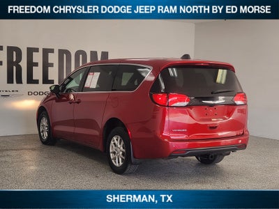 2025 Chrysler Voyager LX