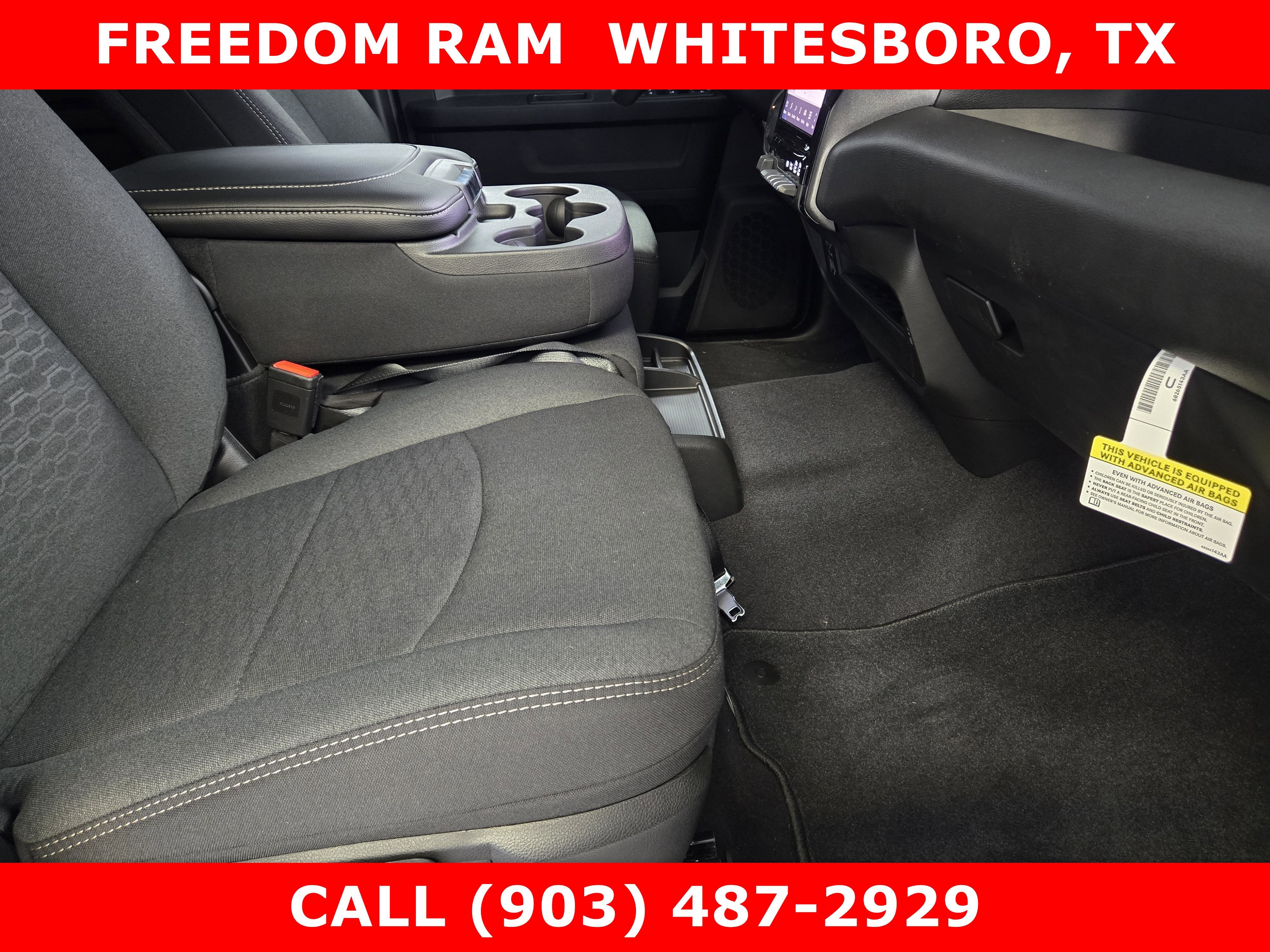 2026 RAM Ram 2500 RAM 2500 BLACK EXPRESS CREW CAB 4X4 6'4' BOX