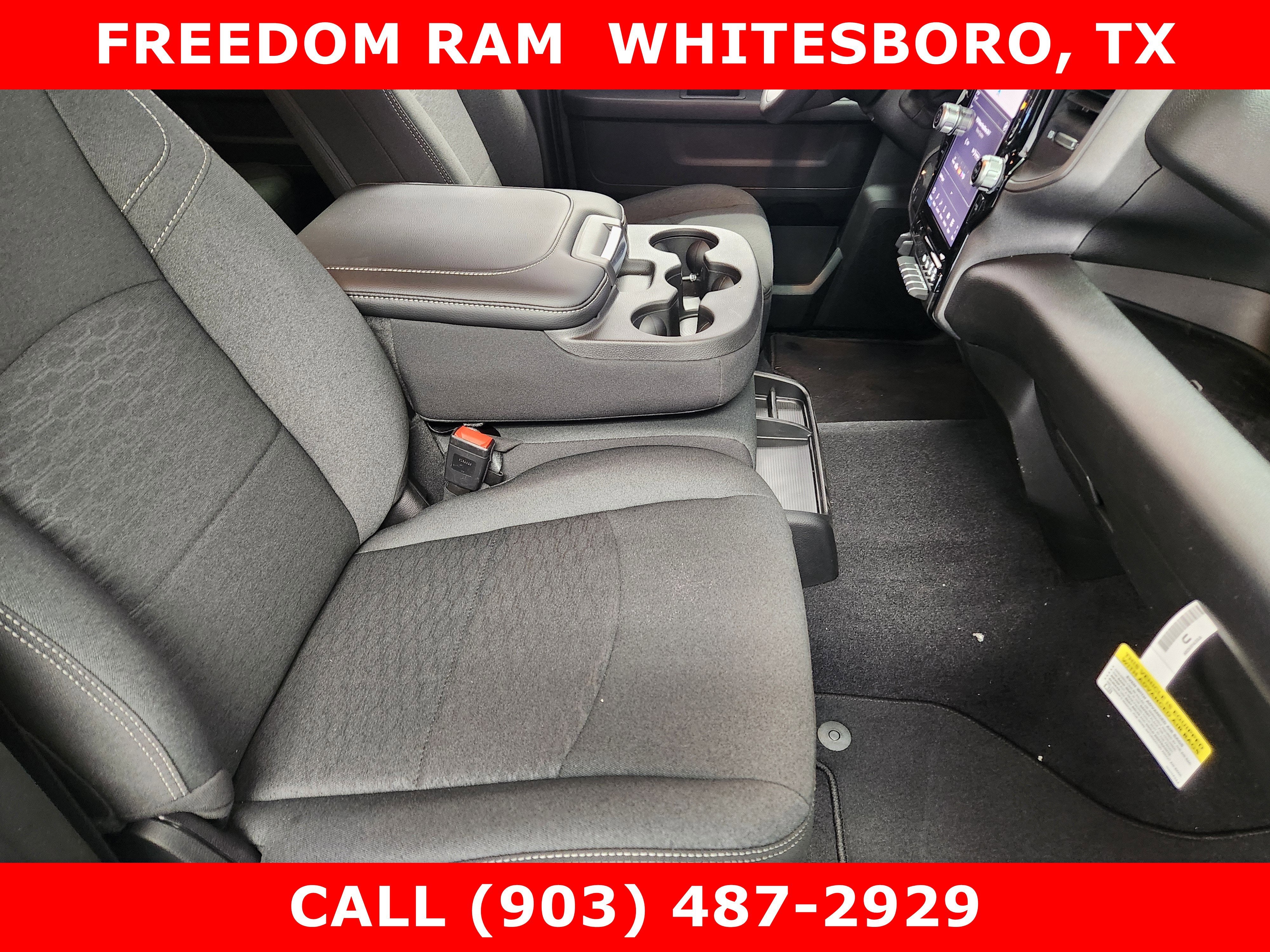 2026 RAM Ram 2500 RAM 2500 BLACK EXPRESS CREW CAB 4X4 6'4' BOX