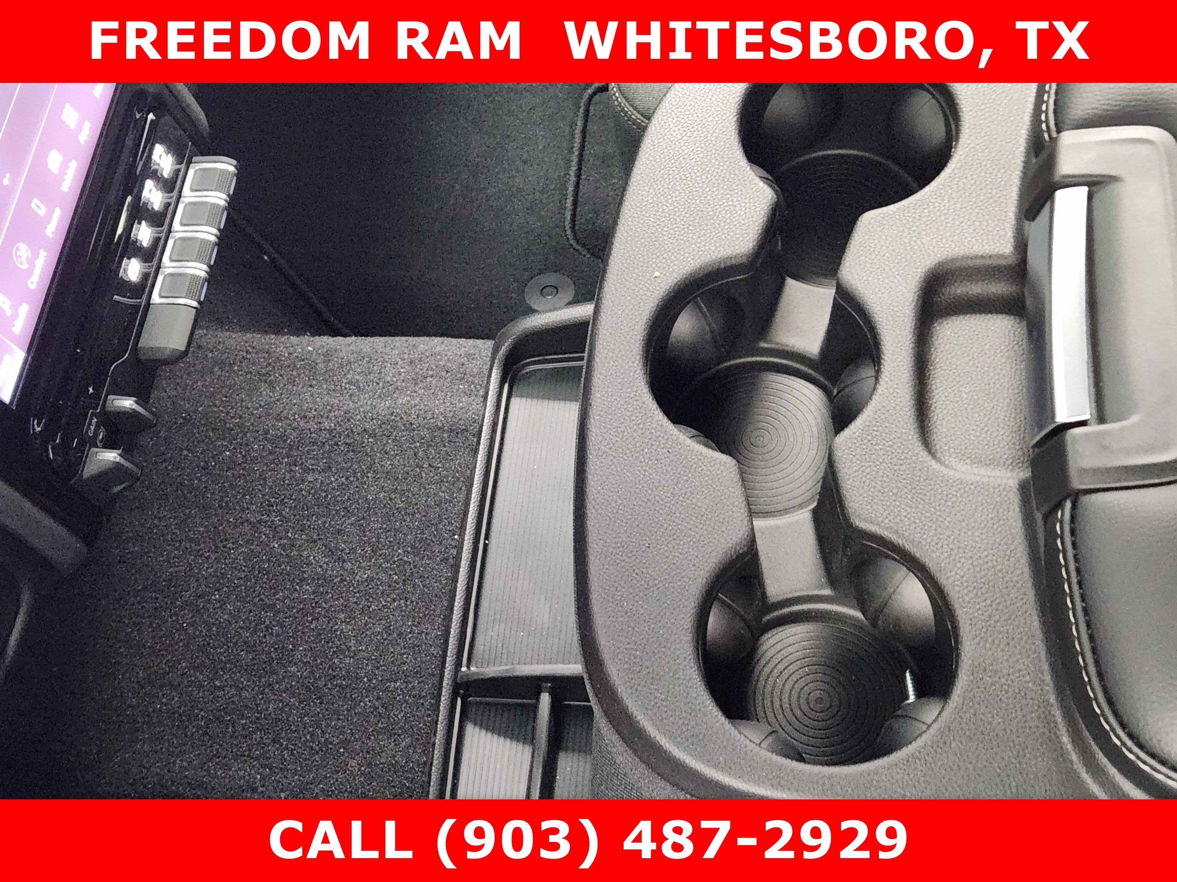 2026 RAM Ram 2500 RAM 2500 BLACK EXPRESS CREW CAB 4X4 6'4' BOX